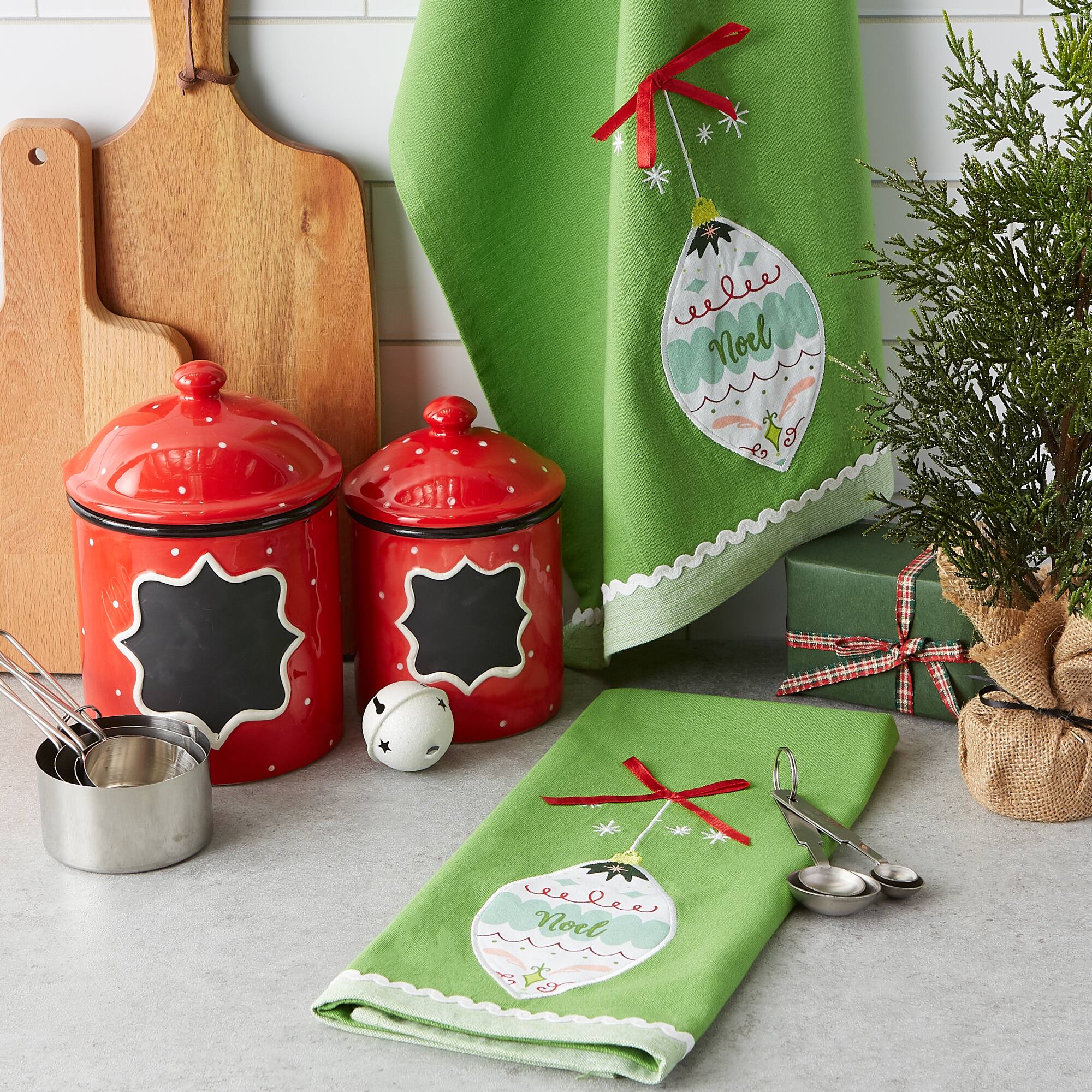 DII® Noel Embellished Dishtowel Set